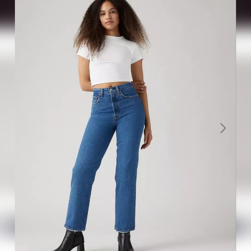 Levi's Ribcage Straight Ankle Jeans